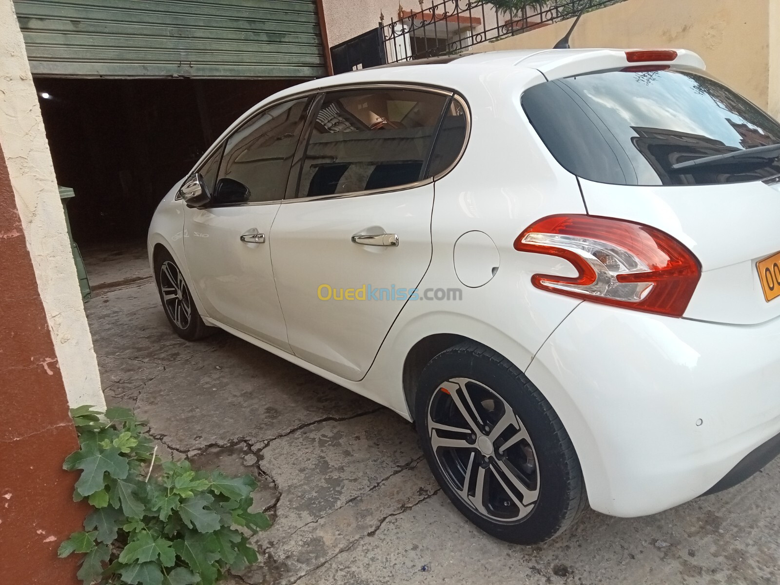 Peugeot 208 2015 Allure