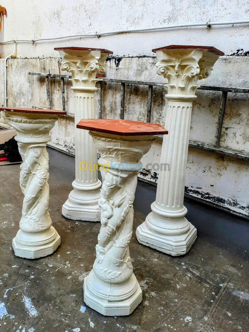 Colonnes avec chapiteaux 