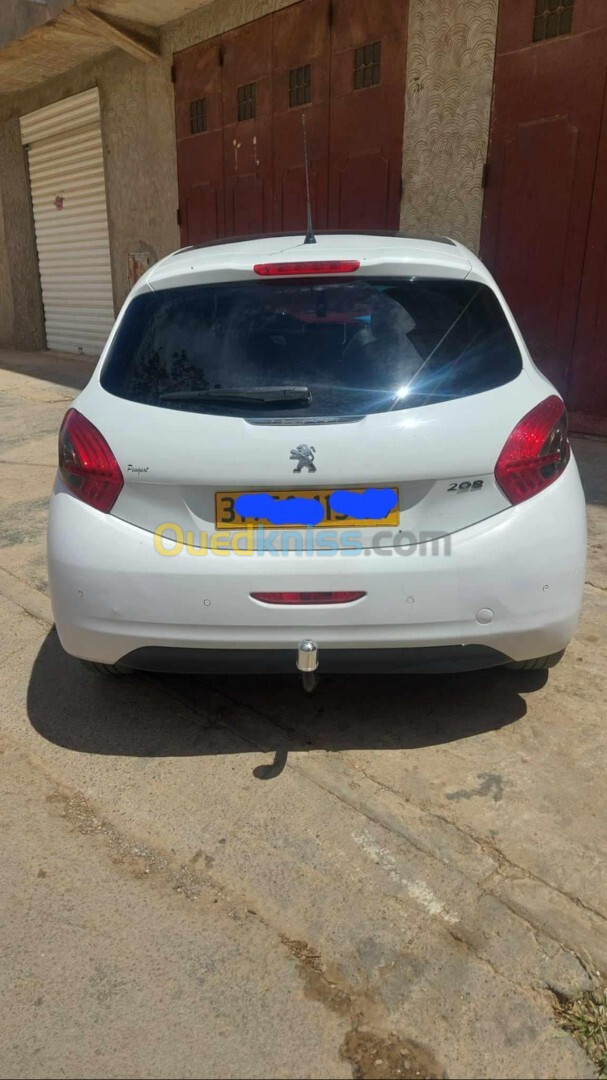 Peugeot 208 2015 Allure