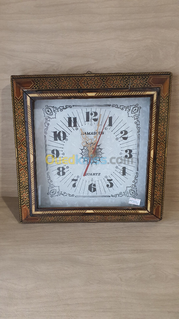 Horloge murale vintage en bois décor oriental marqueterie DAMASCUS 