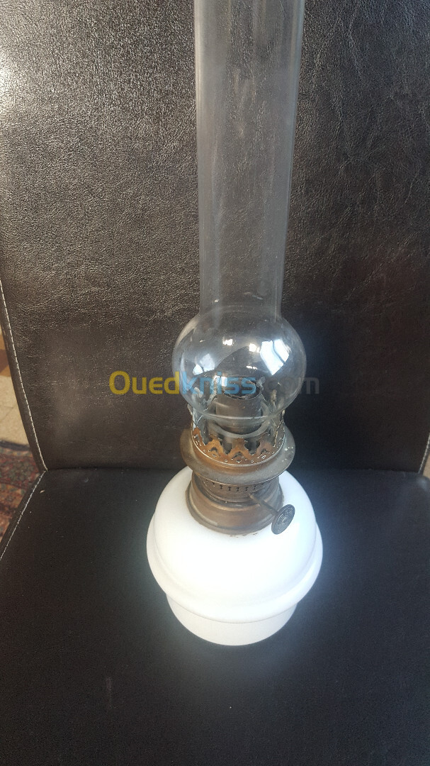 Lampe à pétrole Kinké en opaline 