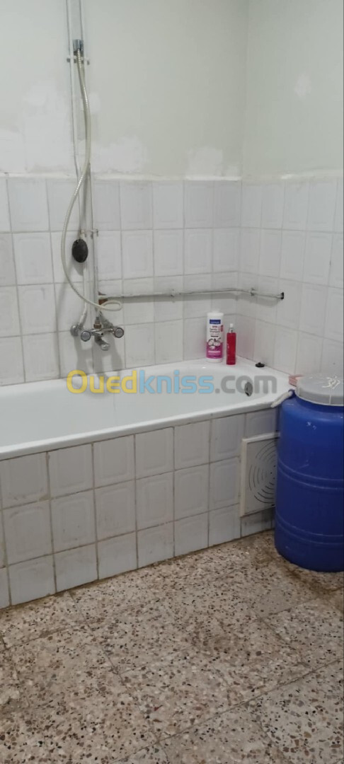 Location vacances Appartement F3 Tipaza Hadjeret ennous