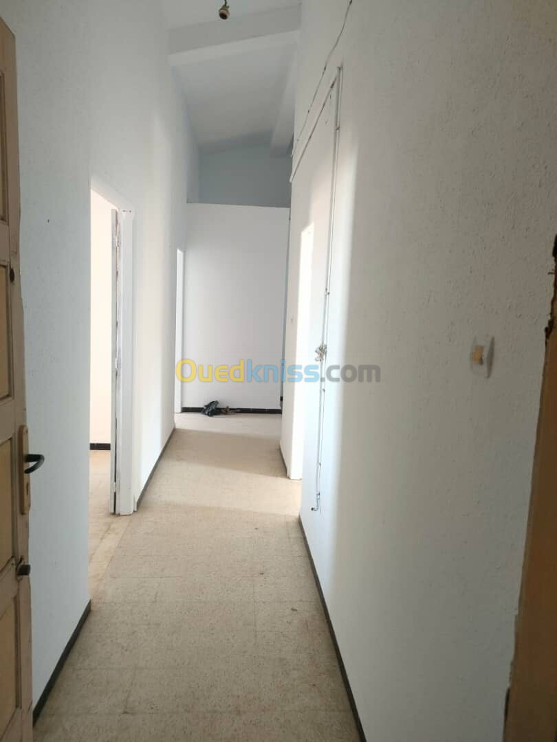 Location Appartement F3 Alger Saoula