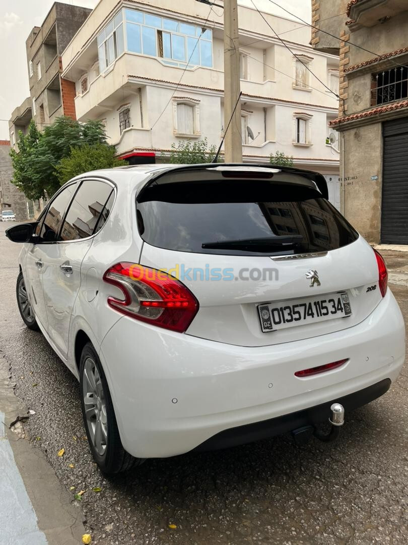 Peugeot 208 2015 Allure