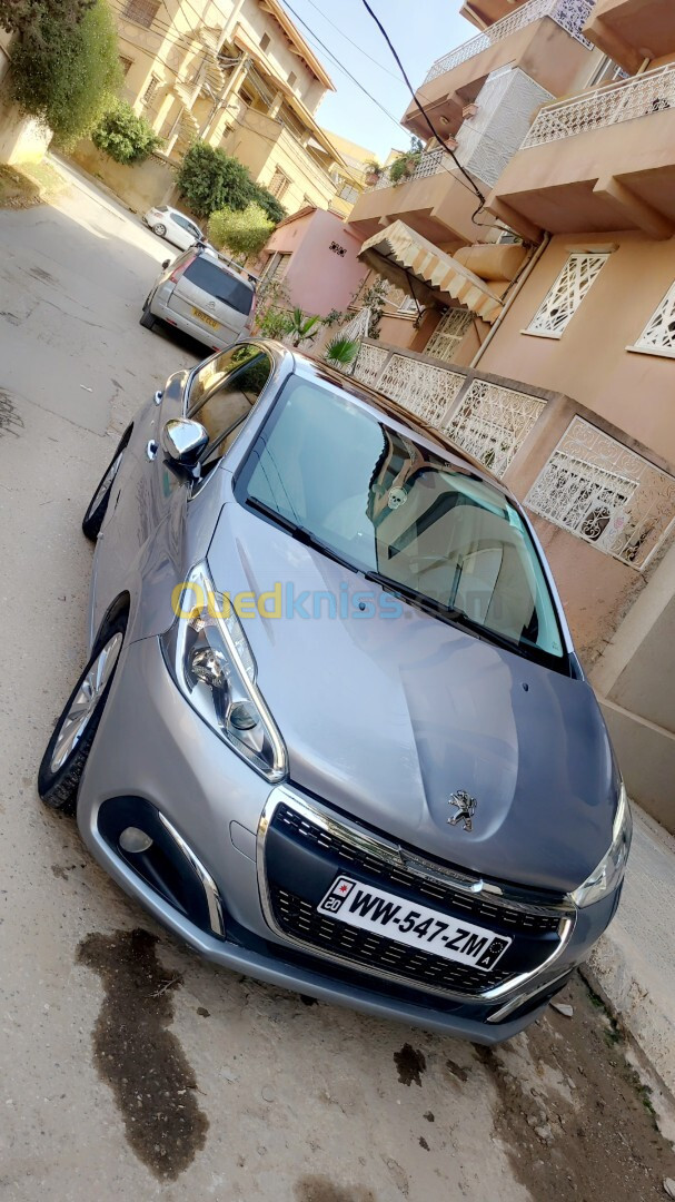 Peugeot 208 2020 New Silver Line