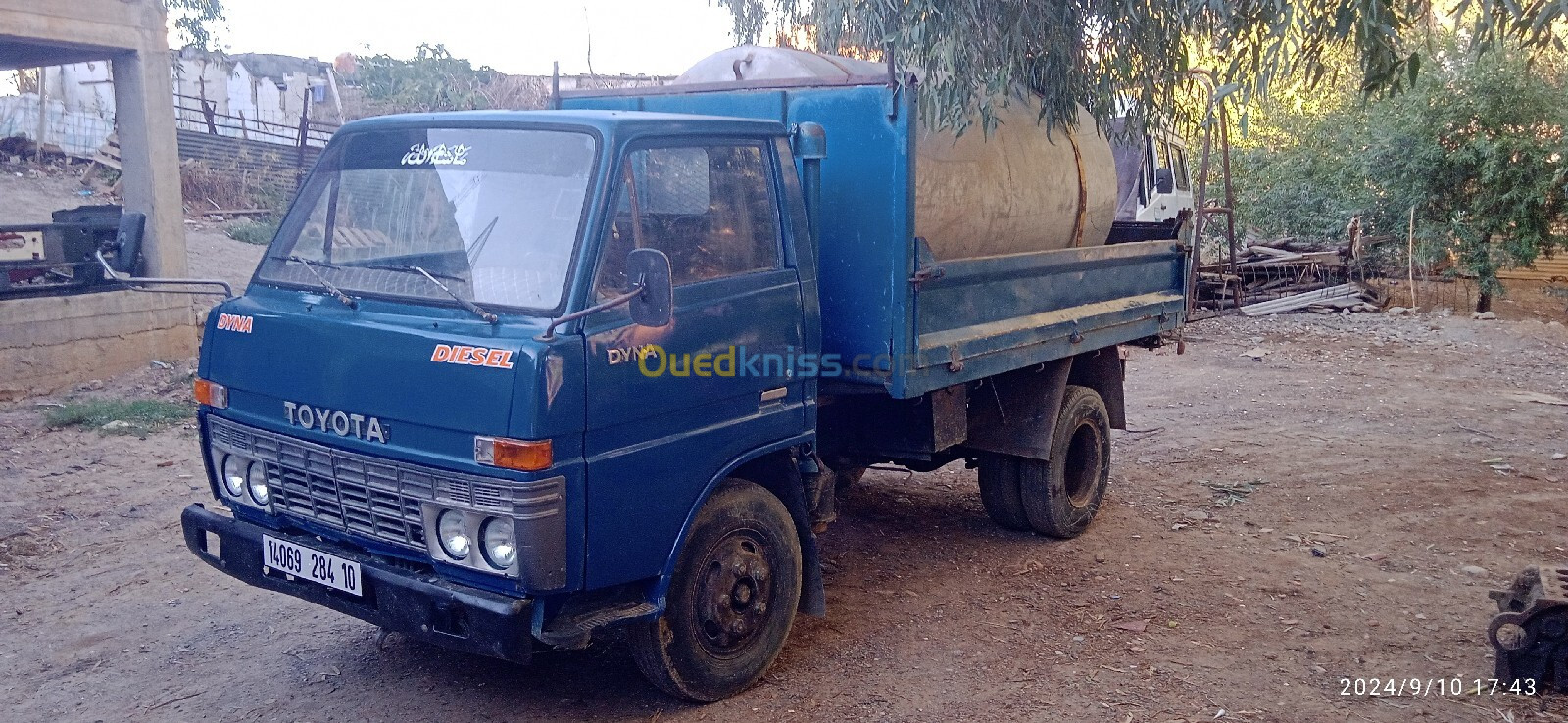 Toyota a benne Bu 30 abenne 1984