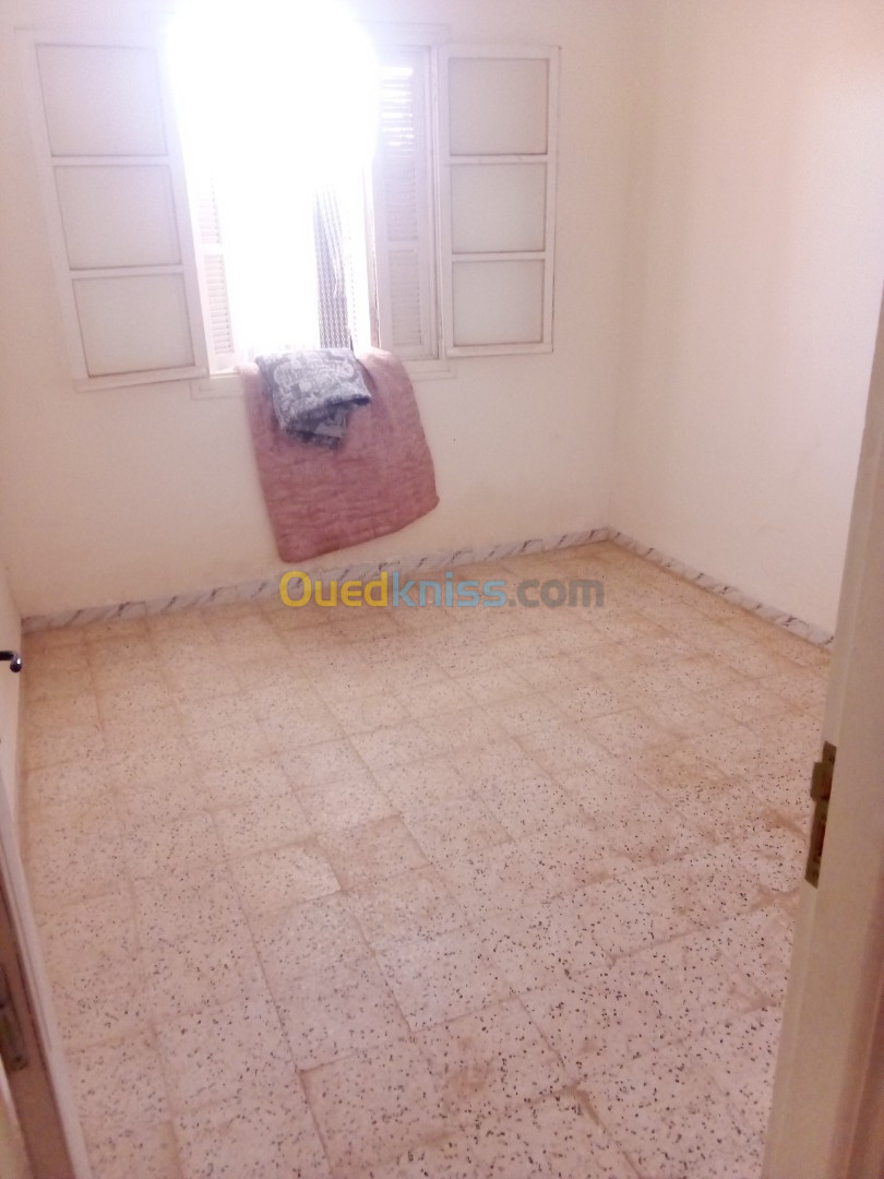 Location vacances Appartement F2 Tipaza Bou ismail