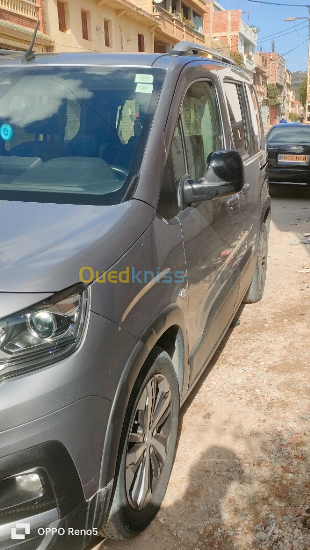 Peugeot Rifter 2019 Alur