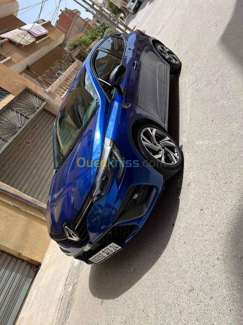 Renault Clio 2023 Rs line