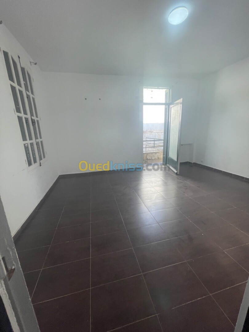 Location Niveau De Villa F4 Alger Hydra