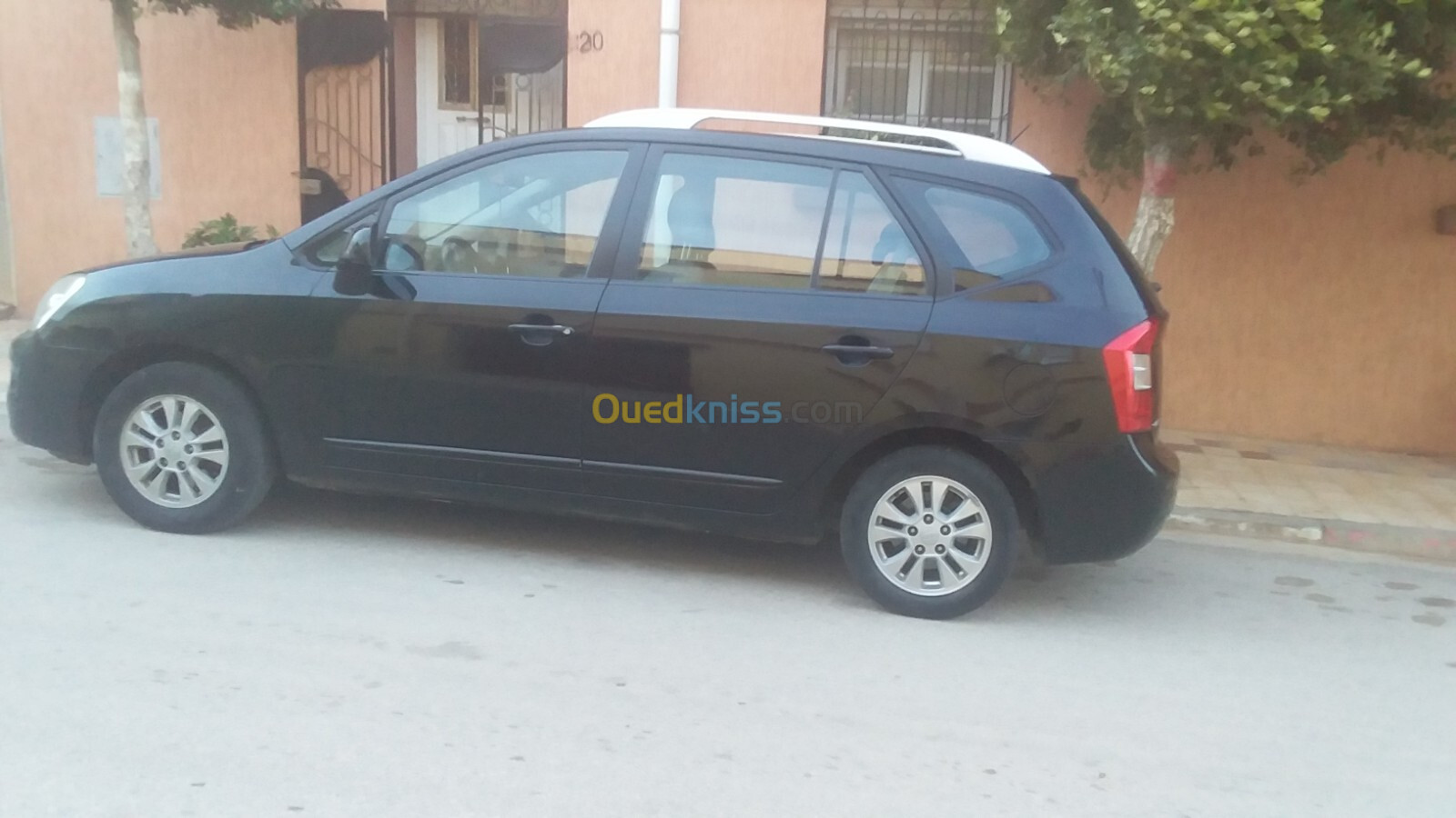 Kia Carens 2011 