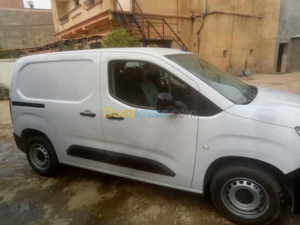 Fiat doblo 2023 tole