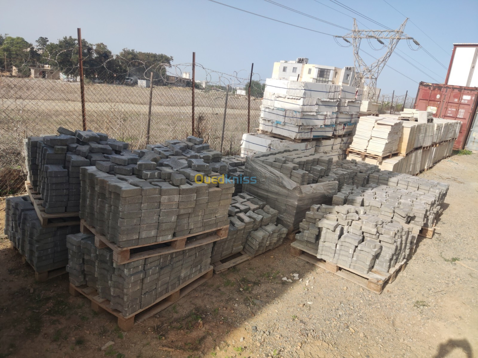 Vente un Lot de Carrelage blanc, Faience et Pavet de Trettoir