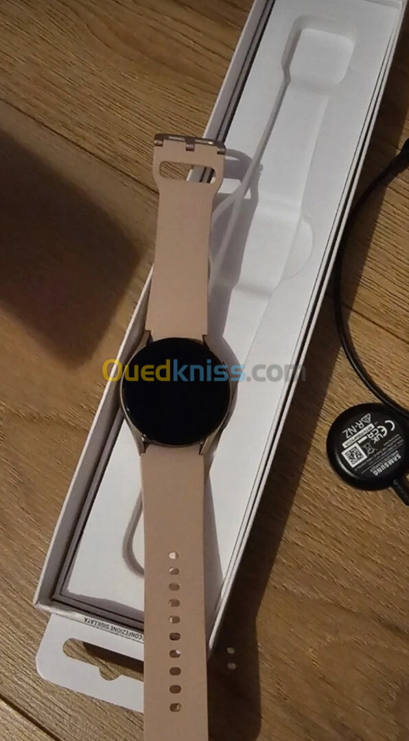 Montre galaxy watch 4