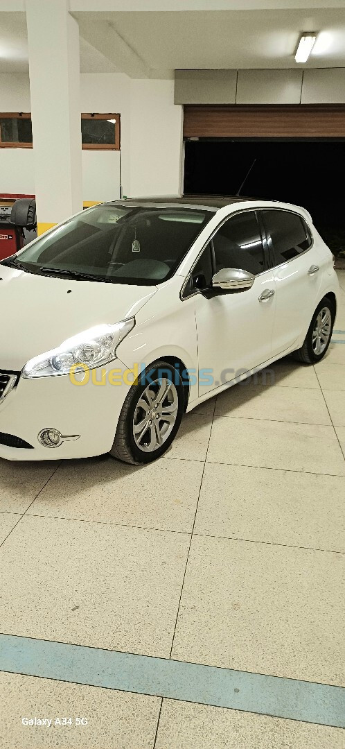 Peugeot 208 2015 Allure