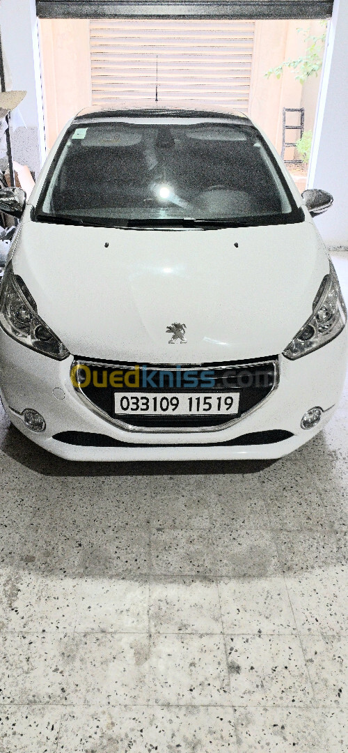 Peugeot 208 2015 Allure