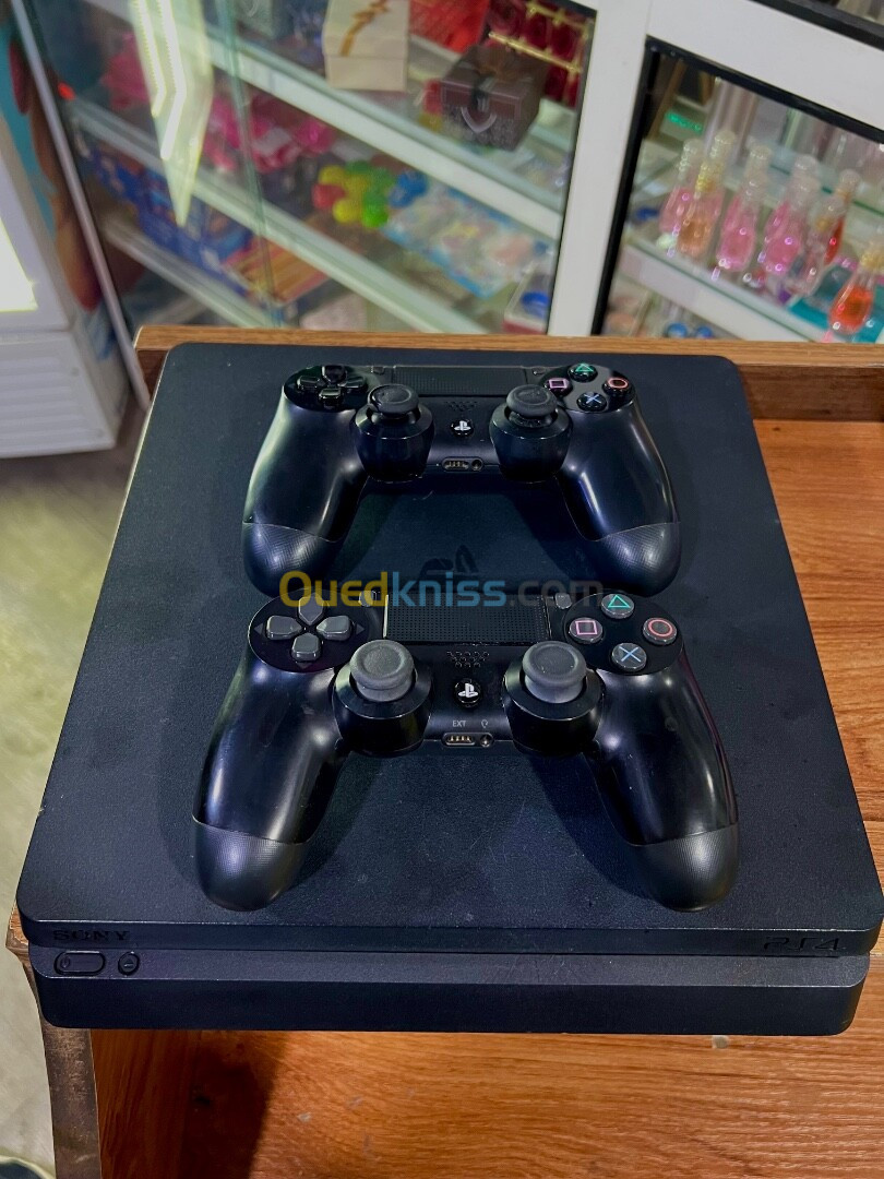 Playstation 4 slim