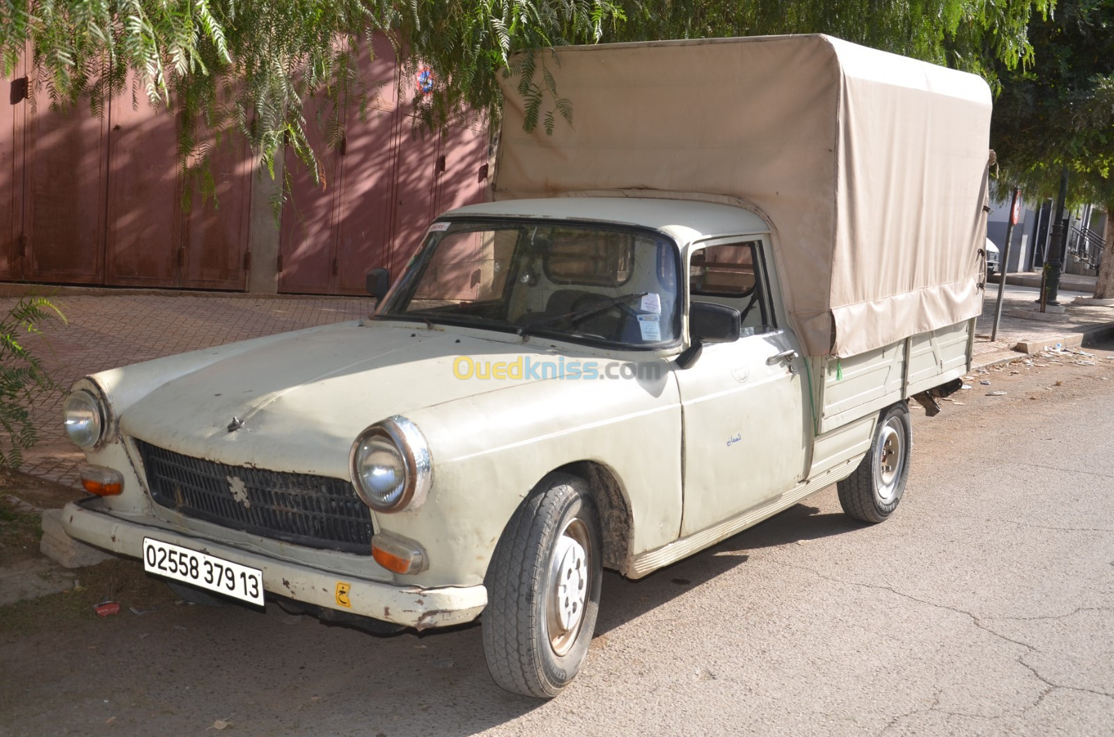 Peugeot 404 1979 baché