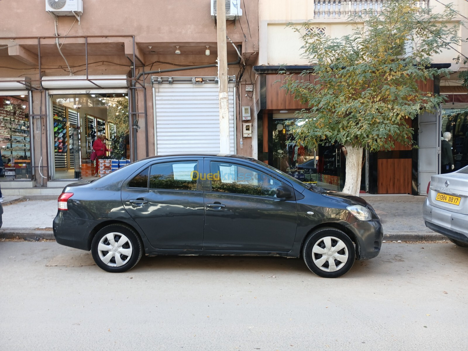 Toyota Yaris Sedan 2009 SD 23