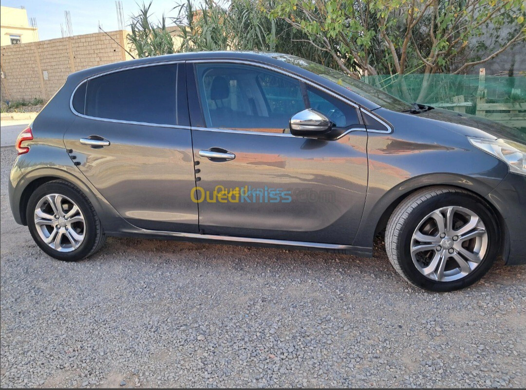 Peugeot 208 2014 Allure