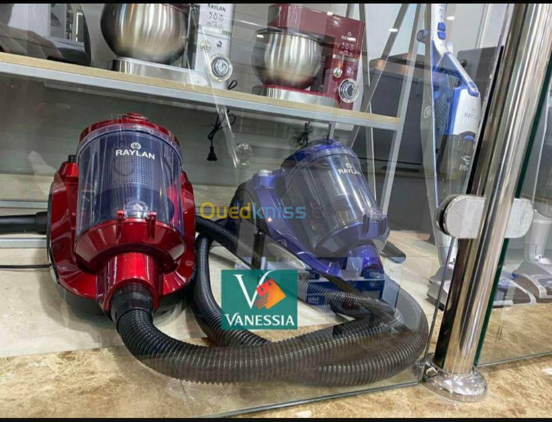 Aspirateur marque Raylan couleur rouge