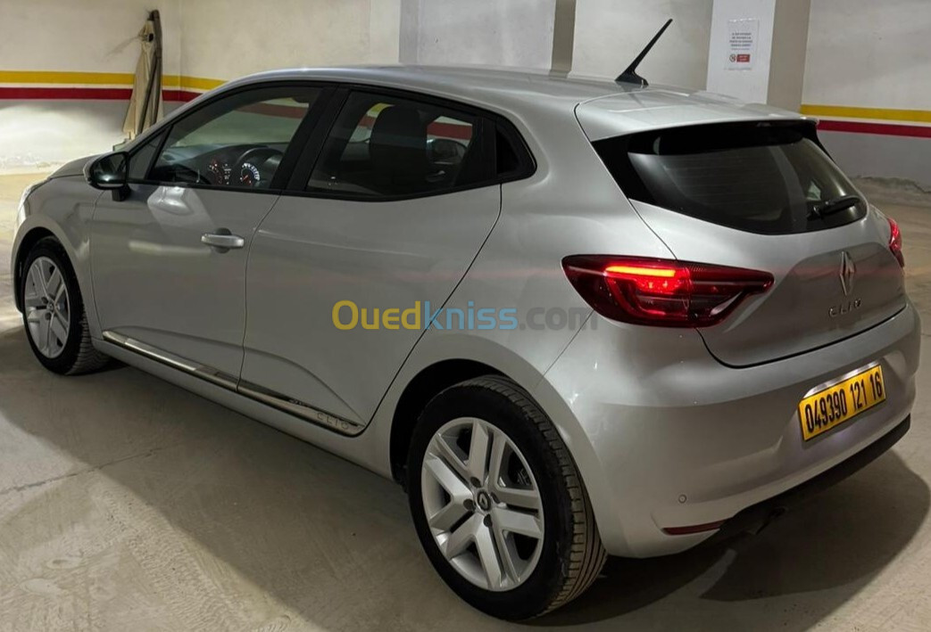 Renault Clio 5 besnis plus 2021 Clio 5 besnis plus boîte 6 la 90 cheveux