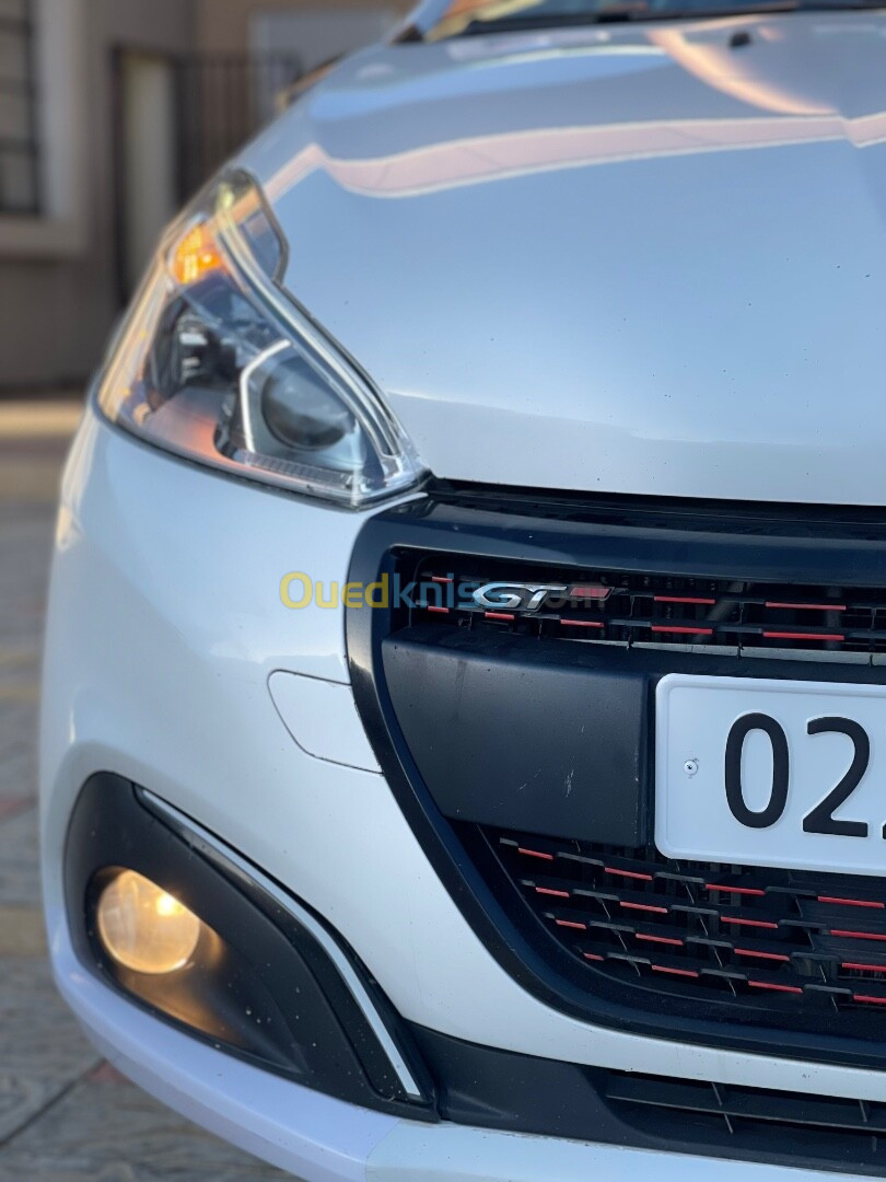 Peugeot 208 2016 