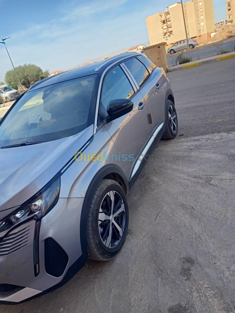 Peugeot 3008 2022 La tout