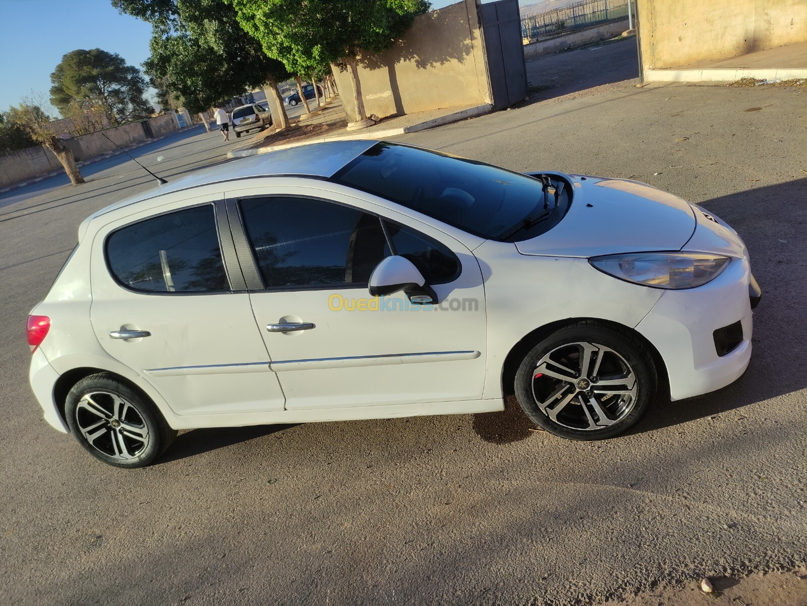 Peugeot 207 plus 2013 