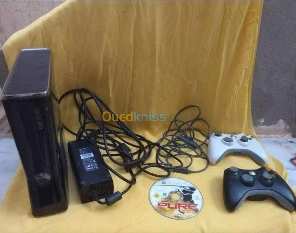 Xbox 360 Slim 250GB Glitch *KABA* 