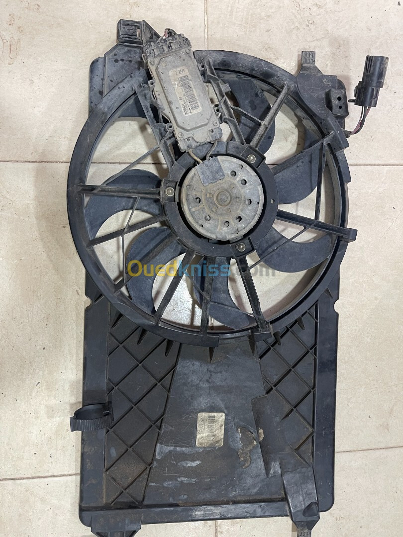 VENTILATEUR RADIATEUR FORD FOCUS-CMAX