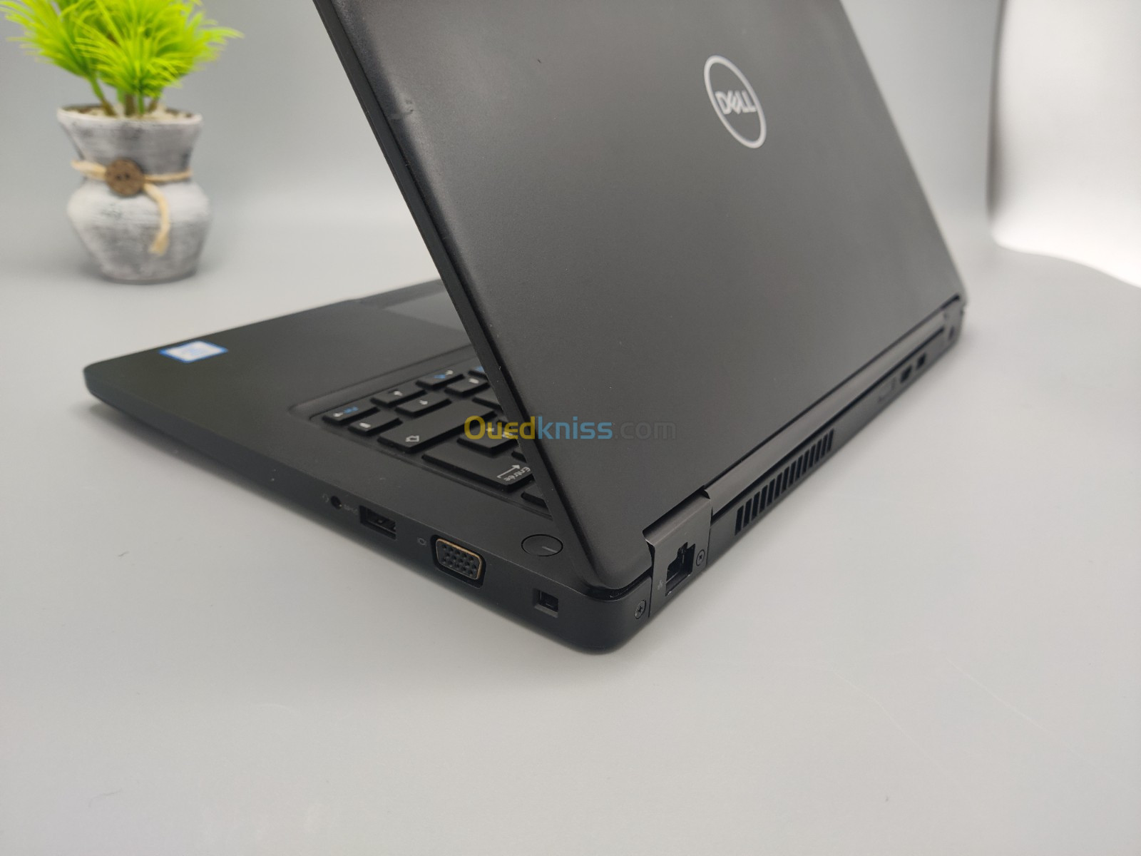 Dell Latitude 5490 i5-8250u 8eme 8GB DDR4 256GB SSD NVMe Ecran 14" FULL HD  