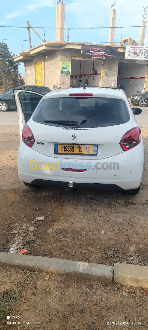 Peugeot 208 2015 Allure Facelift