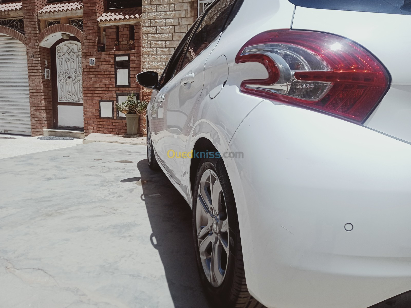 Peugeot 208 2015 Allure