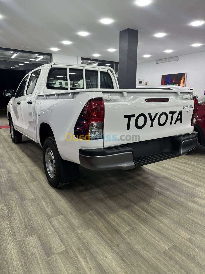 Toyota Hilux 2024 