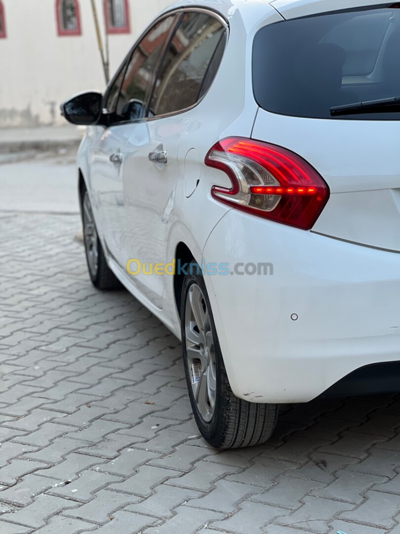 Peugeot 208 2014 Allure