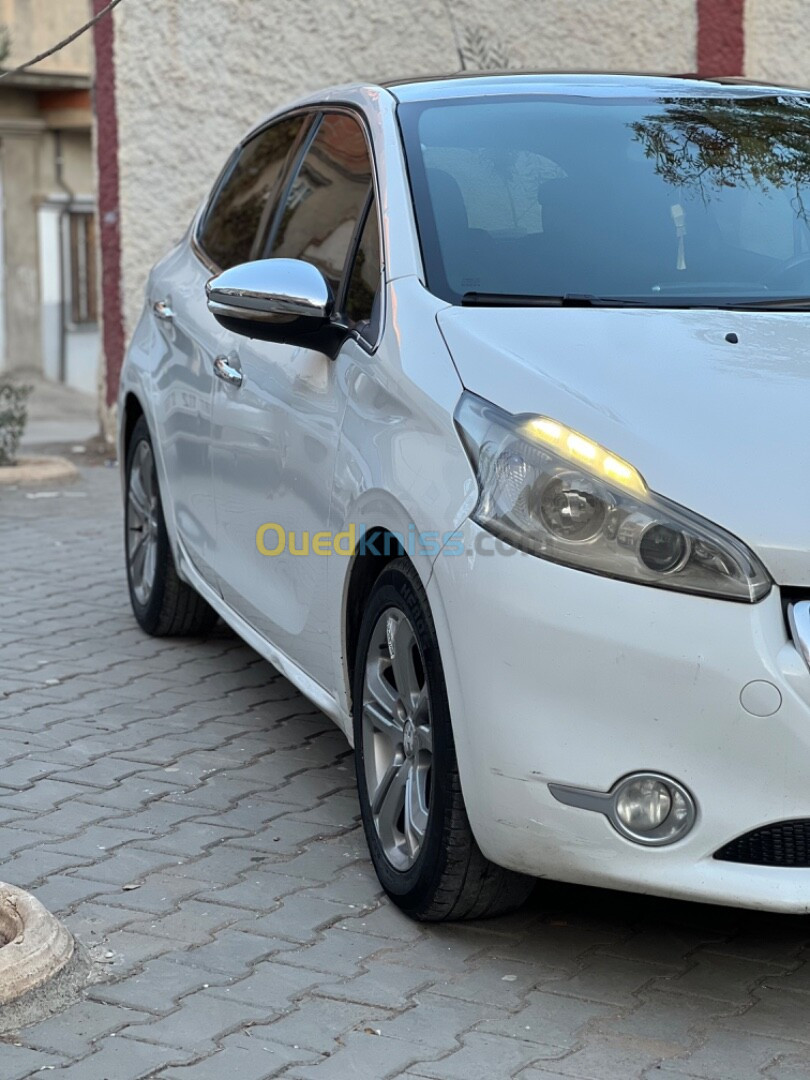 Peugeot 208 2014 Allure