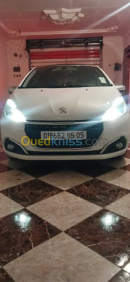 Peugeot 208 2015 Allure Facelift