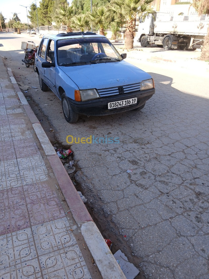 Peugeot 205 1986 205