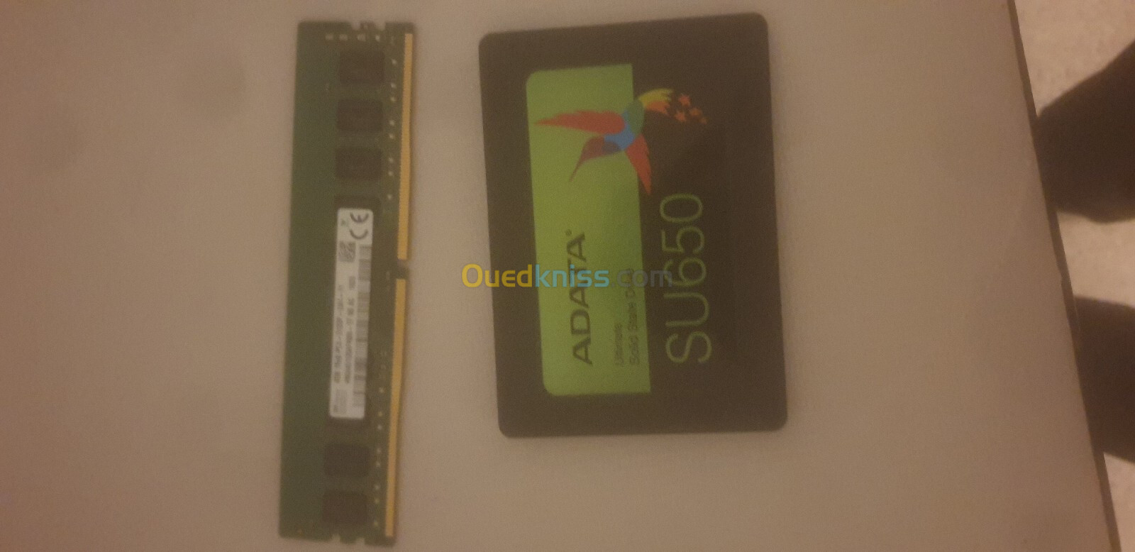 Disque dur 256G(ssd)  + RAM 4GB(DDR4) 