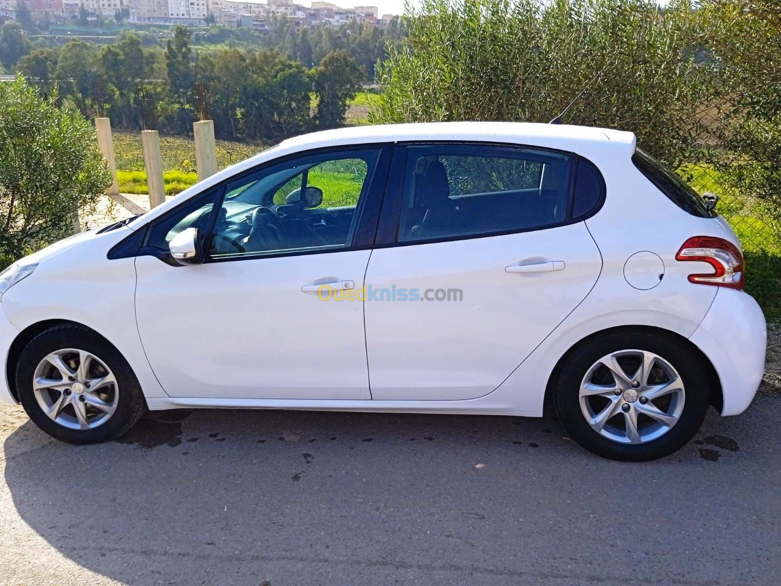 Peugeot 208 2014 208 alluer