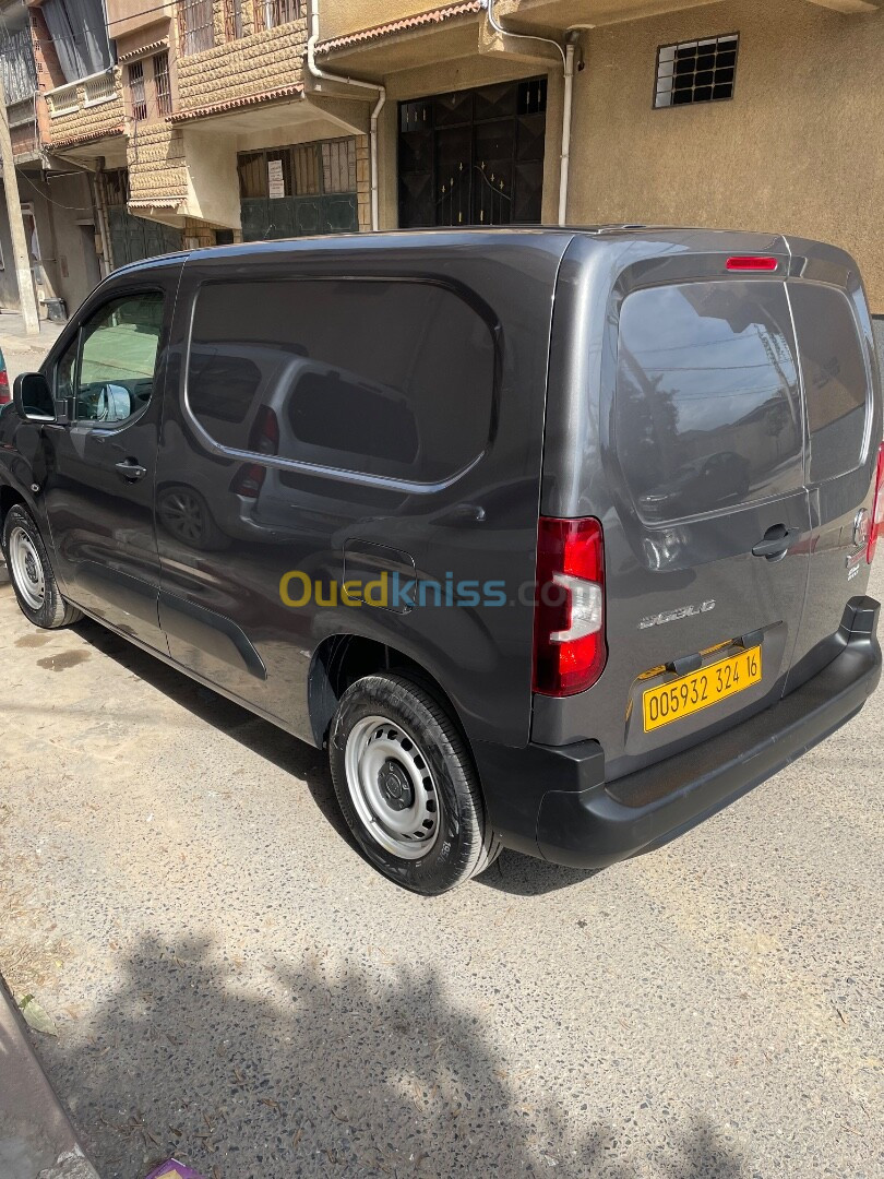 Fiat Professional Doblo 2024 Latout