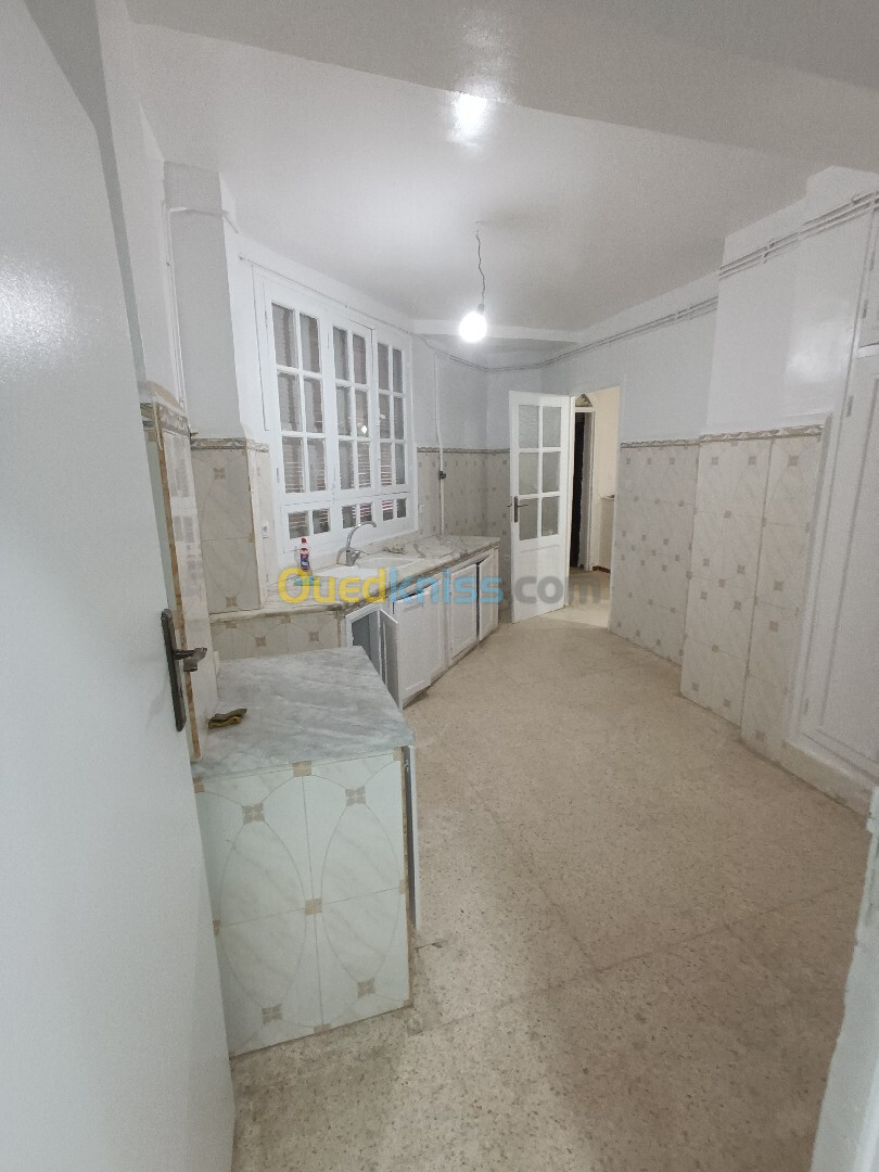 Vente Appartement F03 Alger Dely brahim