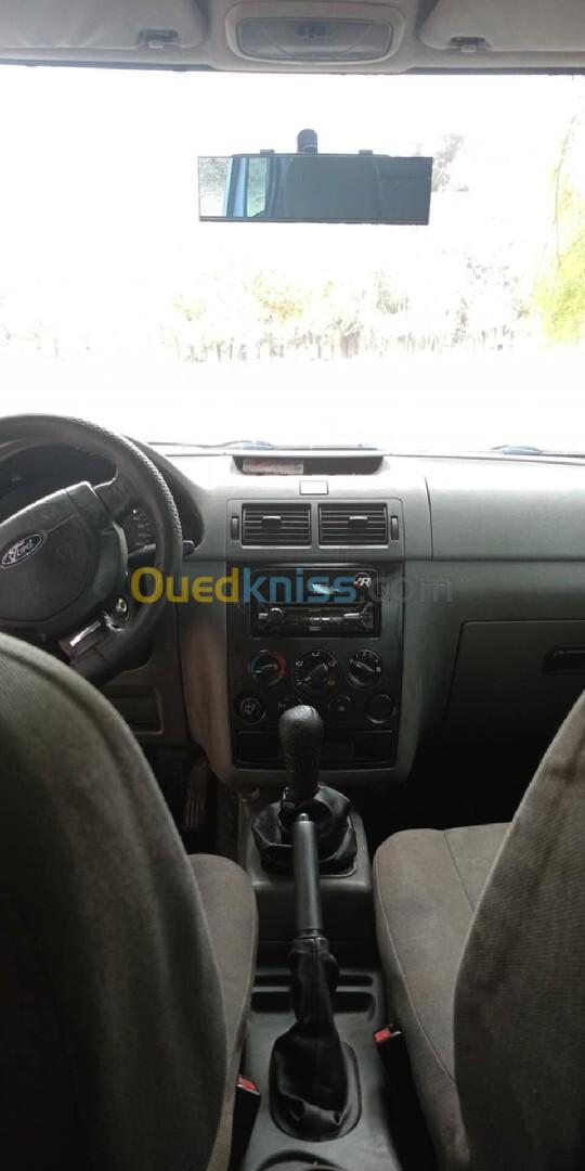 Ford Tourneo Connect 2006 T&ocirc;lé