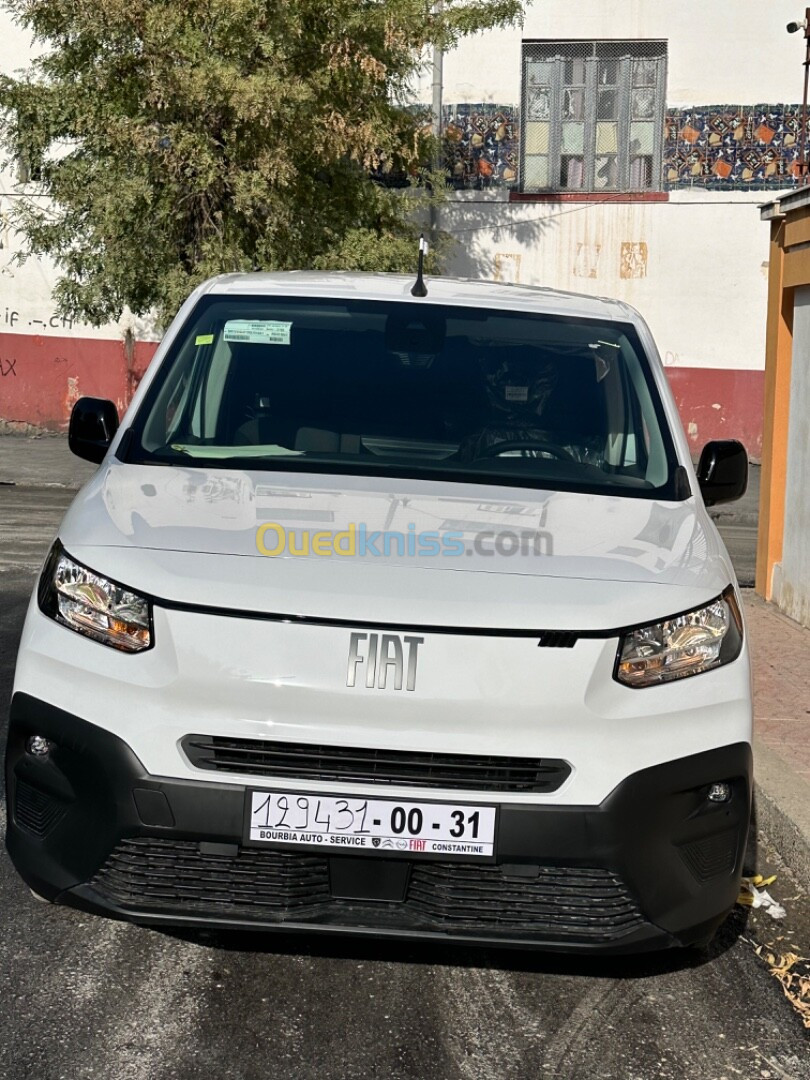 Fiat Doblo 2024 3 places nouveau