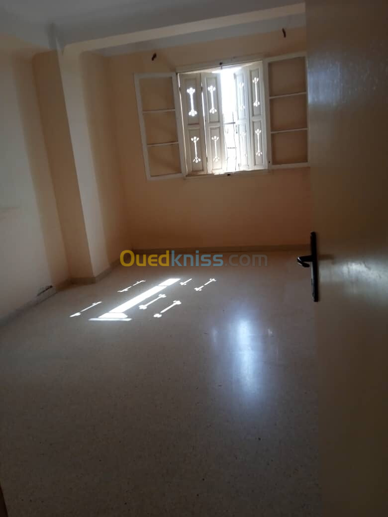 Location Appartement F4 Alger Zeralda