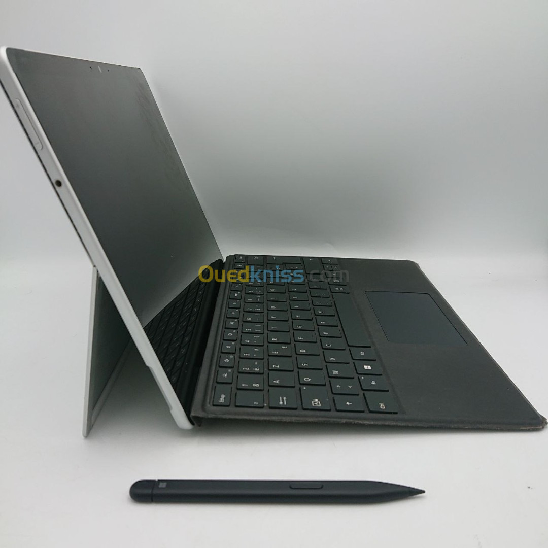 microsoft Surface Pro 8 avec clavier & Stylet I5-1135G7 08 GB LPDDR4x 256 To SSD 13,5 pouces