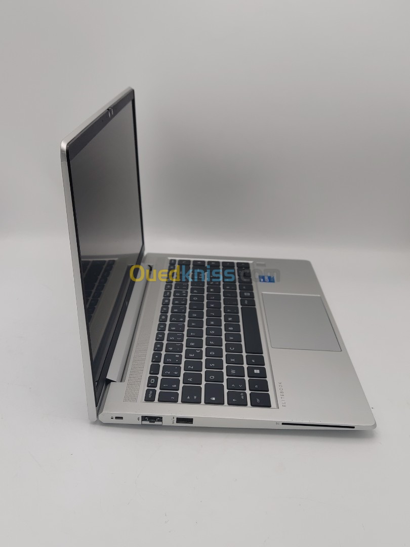 HP EliteBook 640 G10 i5 1345U 16 Go DDR4 256 Go SSD 14 Pouces Intel Iris Xe Graphics