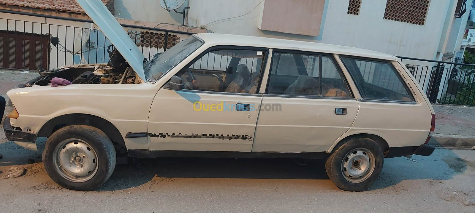 Peugeot 305 1987 305