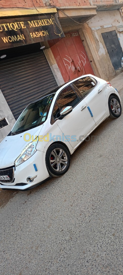 Peugeot 208 2014 Allure